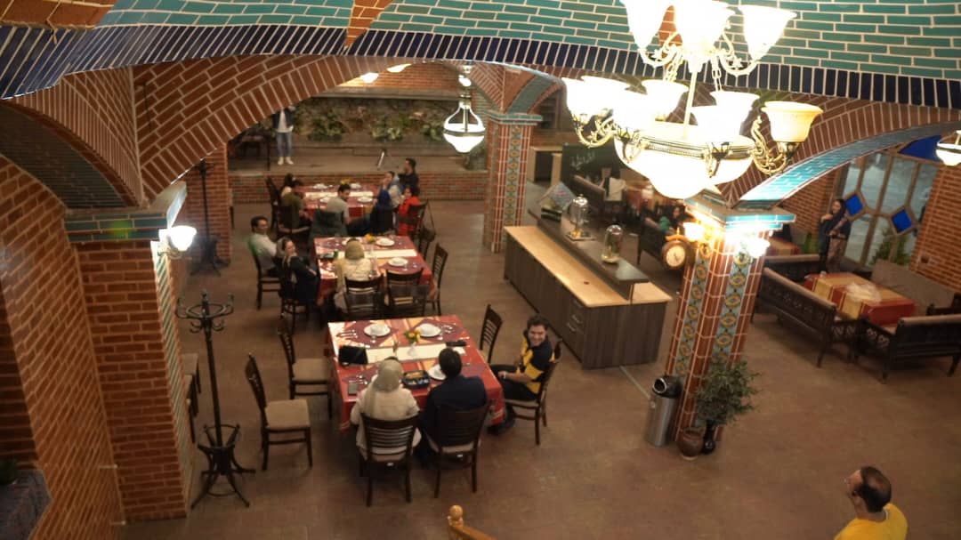 چرا تالار ایرانیان بهترین انتخاب برای غذای سنتی در زنجان است؟