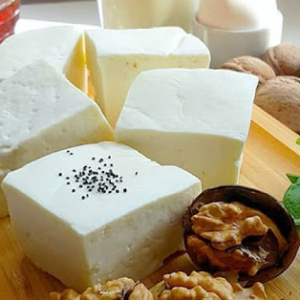 پنیر و گردو